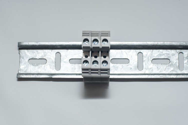 Bornes de conexión de paso con contactos a tornillos Modelo CDU 2.5N (Imagen 2)