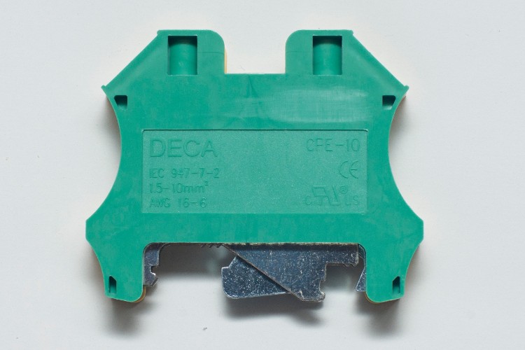 Bornes de conexión a tierra con pie metálico y contactos a tornillos Modelo CPE 10 (Imagen 1)