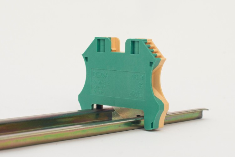 Bornes de conexión a tierra con pie metálico y contactos a tornillos Modelo CPE 6 (Imagen 4)